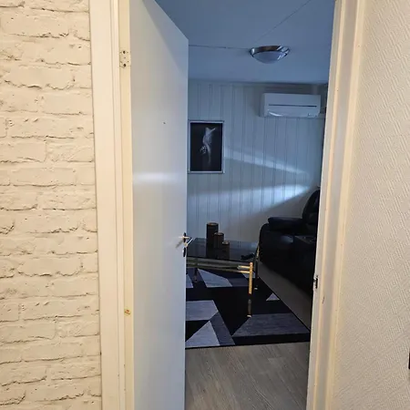 With Free Parking 民宿 *